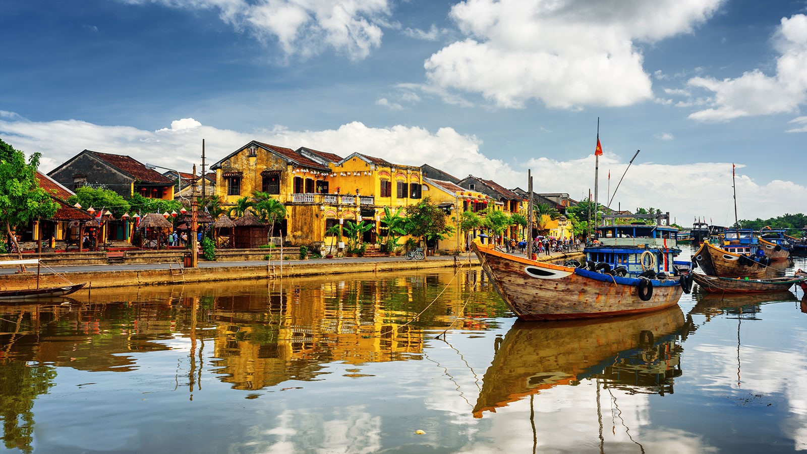 Việt Nam có những nguồn tài nguyên nào để phát triển văn hóa du lịch?