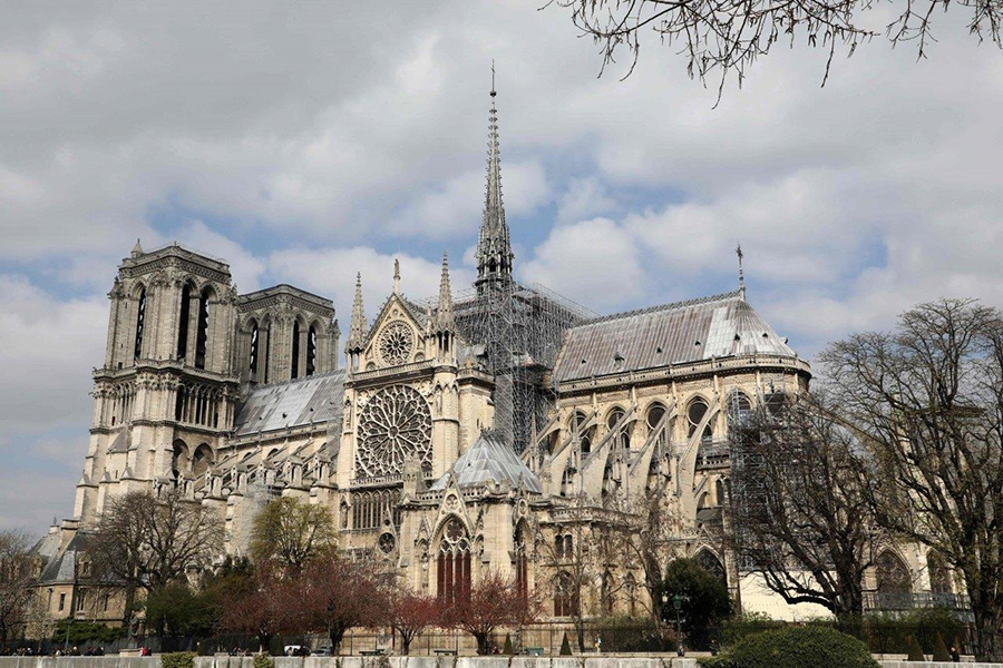 kiến trúc Gothic của Nhà thờ Đức bà Paris