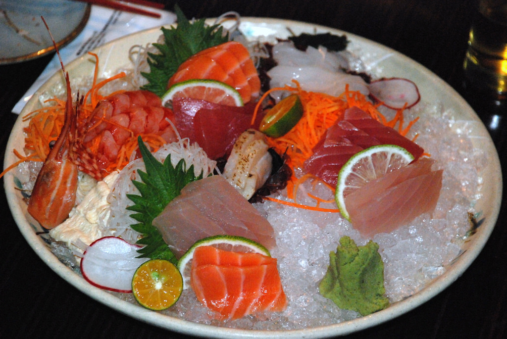 Món Sashimi hải sản tươi sống của Nhật Bản