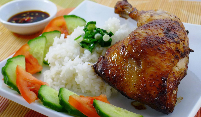 Món cơm đặc sản truyền thống của Brunei – cơm gà nướng
