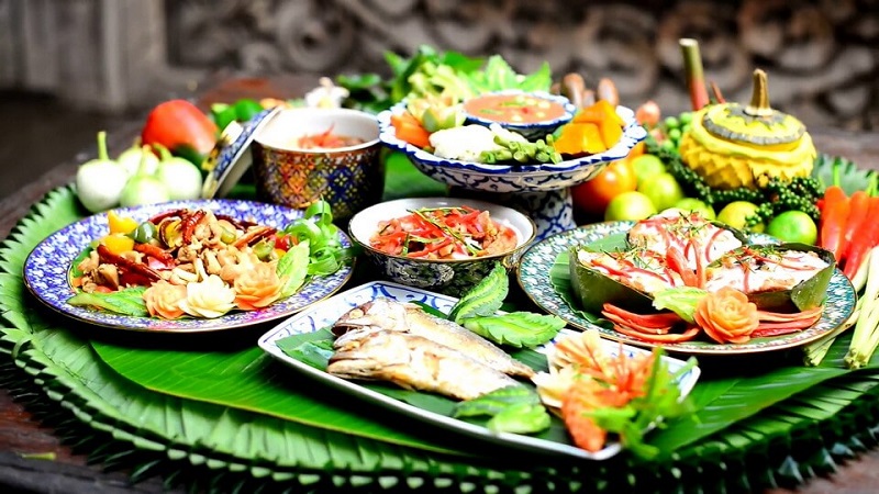 Văn hóa ẩm thực Myanmar qua cách bố trí bàn ăn