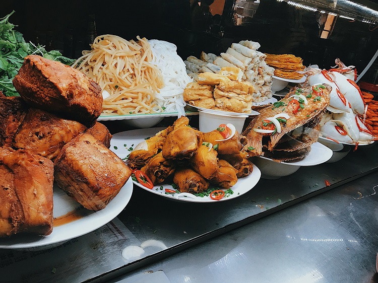 Phố đêm ẩm thực Phạm Hồng Thái – Nơi ăn uống hấp dẫn tại Đà Nẵng